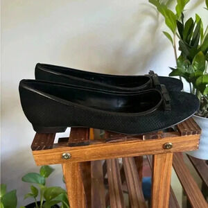 Theory Leather Flats With Bow Detail Size 40
